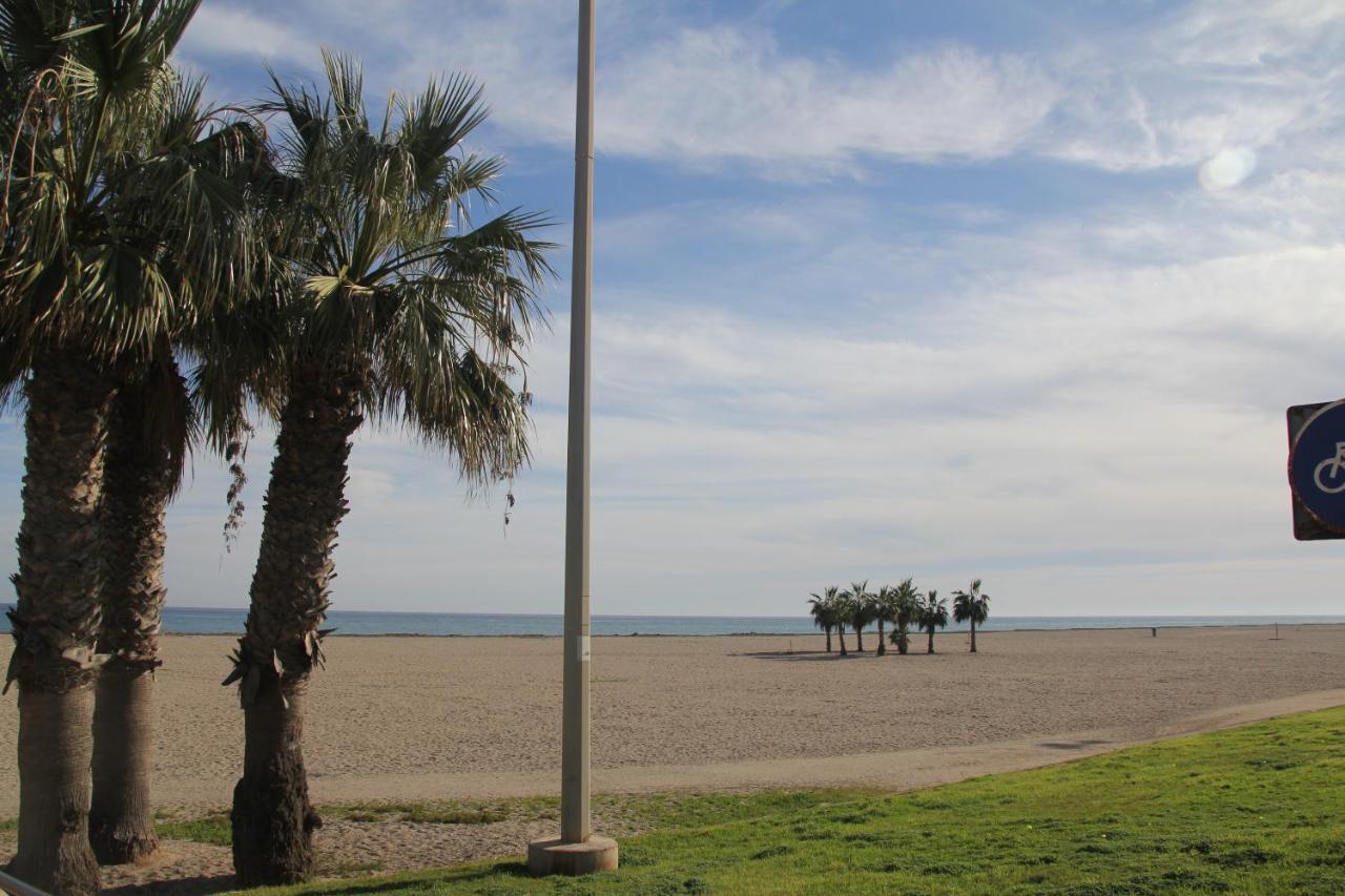 Apartamento En Primera Linea De Playa, Con Vistas A La Playa Y Con Wifi Roquetas de Mar Eksteriør bilde